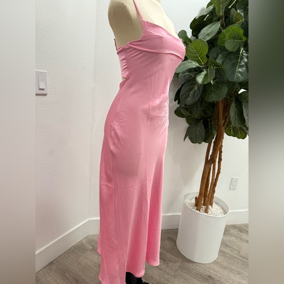 Elegant Pink Off-Shoulder Dress - Picture 1 of 6